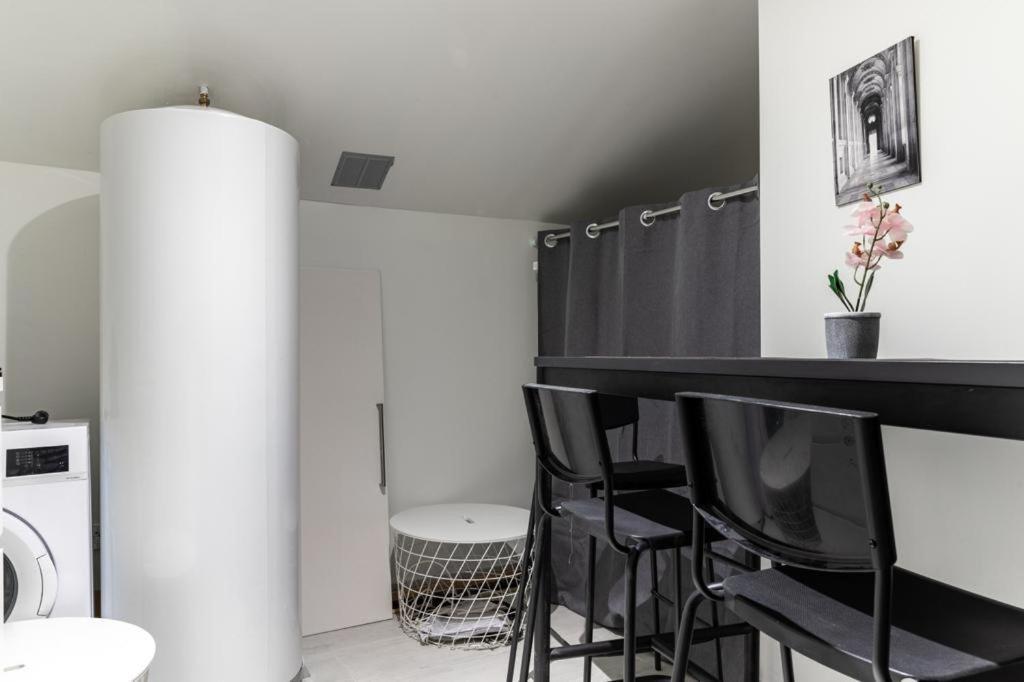 Hsh Batignolles Sauffroy Charming Apartment 8P París Exterior foto
